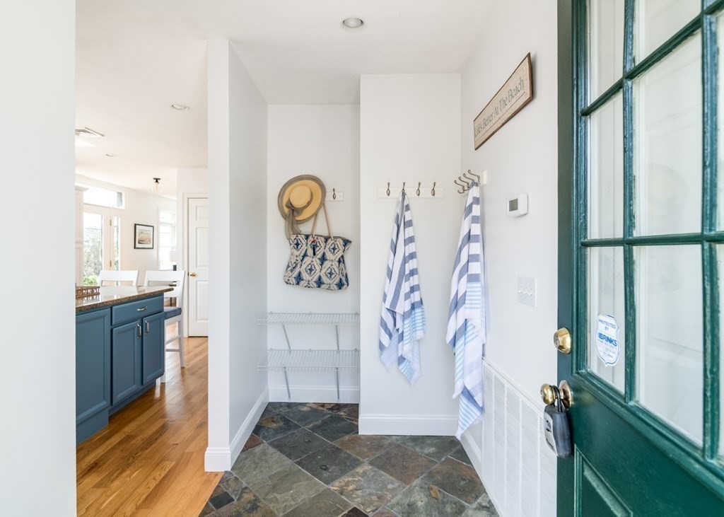 98 Central Avenue Scituate, MA 02066 - Photo 13 of 35