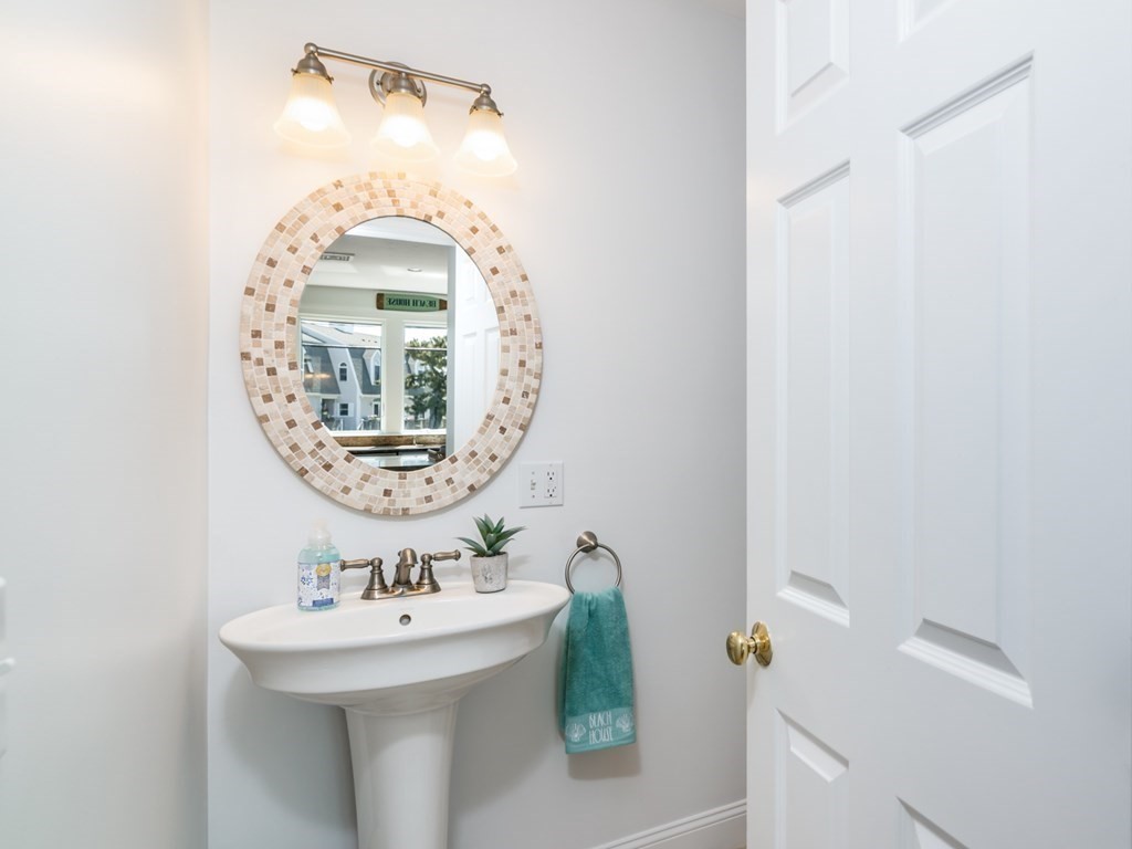 98 Central Avenue Scituate, MA 02066 - Photo 14 of 35