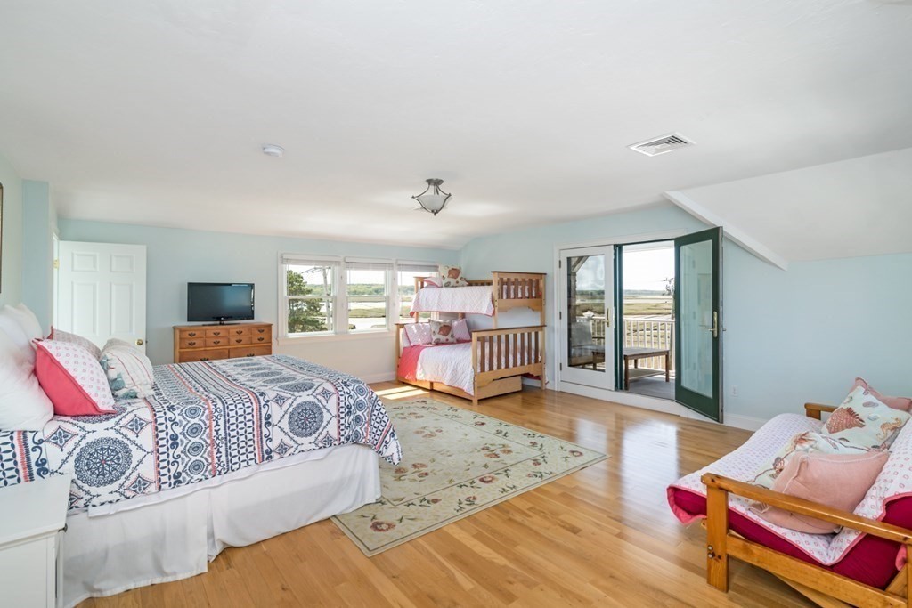 98 Central Avenue Scituate, MA 02066 - Photo 21 of 35