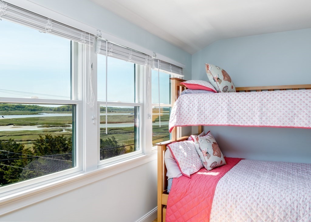 98 Central Avenue Scituate, MA 02066 - Photo 23 of 35