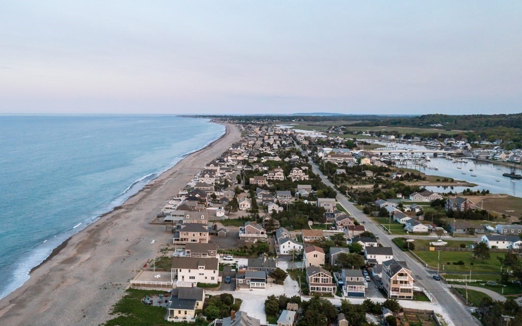 98 Central Avenue Scituate, MA 02066 - Photo 4 of 35