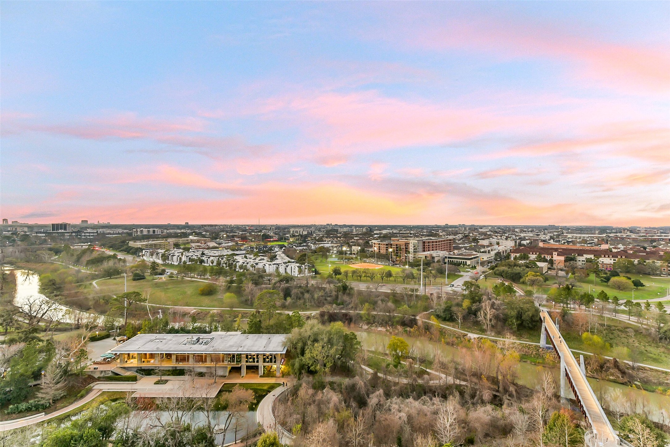 3333 Allen Parkway, Unit 1609 Houston, TX 77019 - Photo 16 of 33 Enjoy views of Buffalo Bayou Park, upscale shopping and dining just steps away.