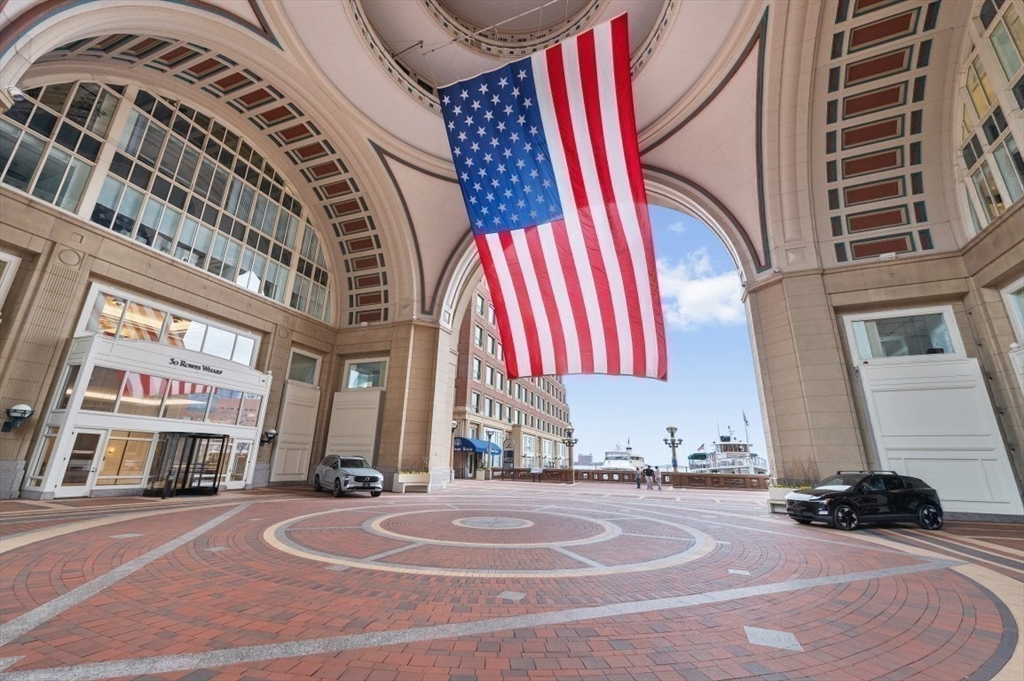 20 Rowes Wharf, Unit PH4 Boston, MA 02110 - Photo 20 of 24 a front view of a building