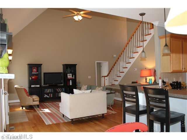 702 Barrocliff Road Clemmons, NC 27012 - Photo 5 of 16 Living Room.