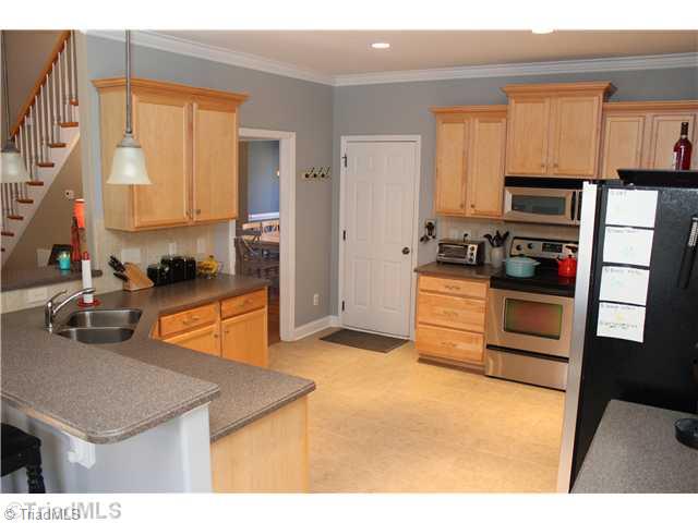 702 Barrocliff Road Clemmons, NC 27012 - Photo 6 of 16 Kitchen.