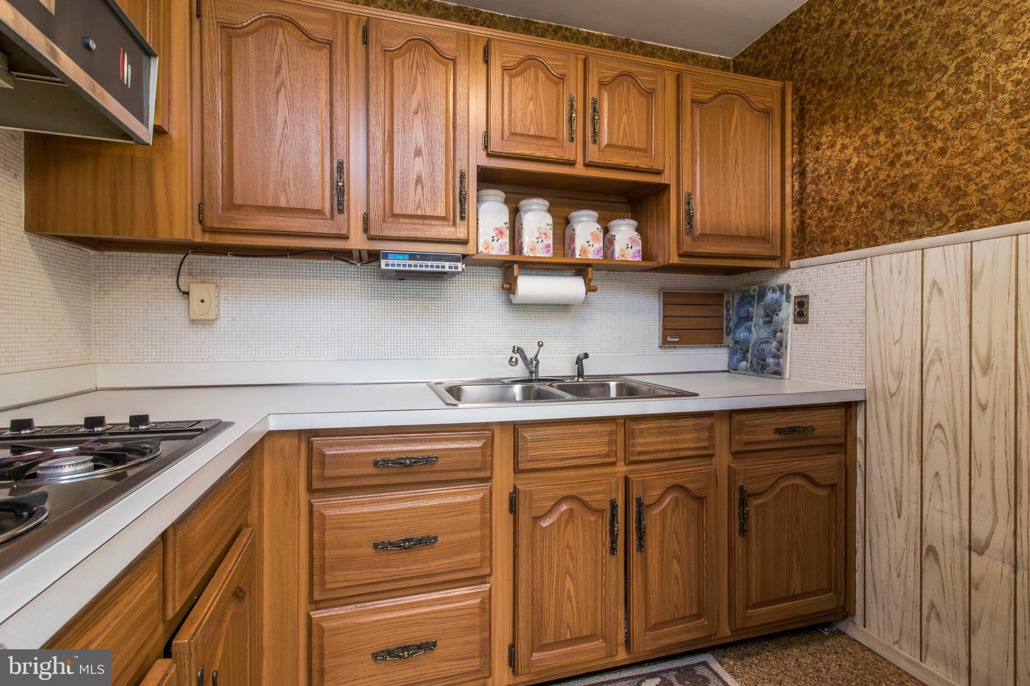 12413 Sweet Briar Road Philadelphia, PA 19154 - Photo 12 of 34 Well Equipped Kitchen