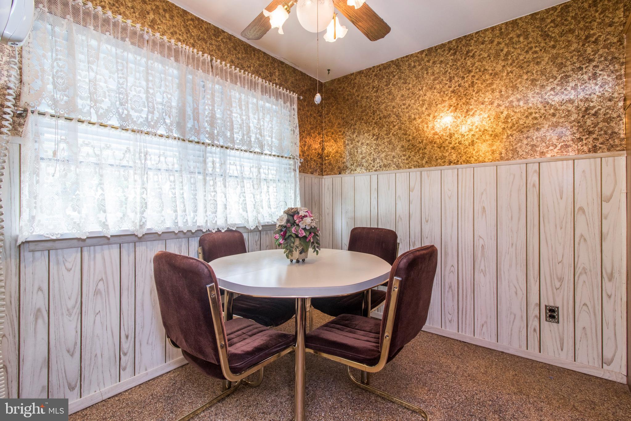 12413 Sweet Briar Road Philadelphia, PA 19154 - Photo 16 of 34 Casual Dining
