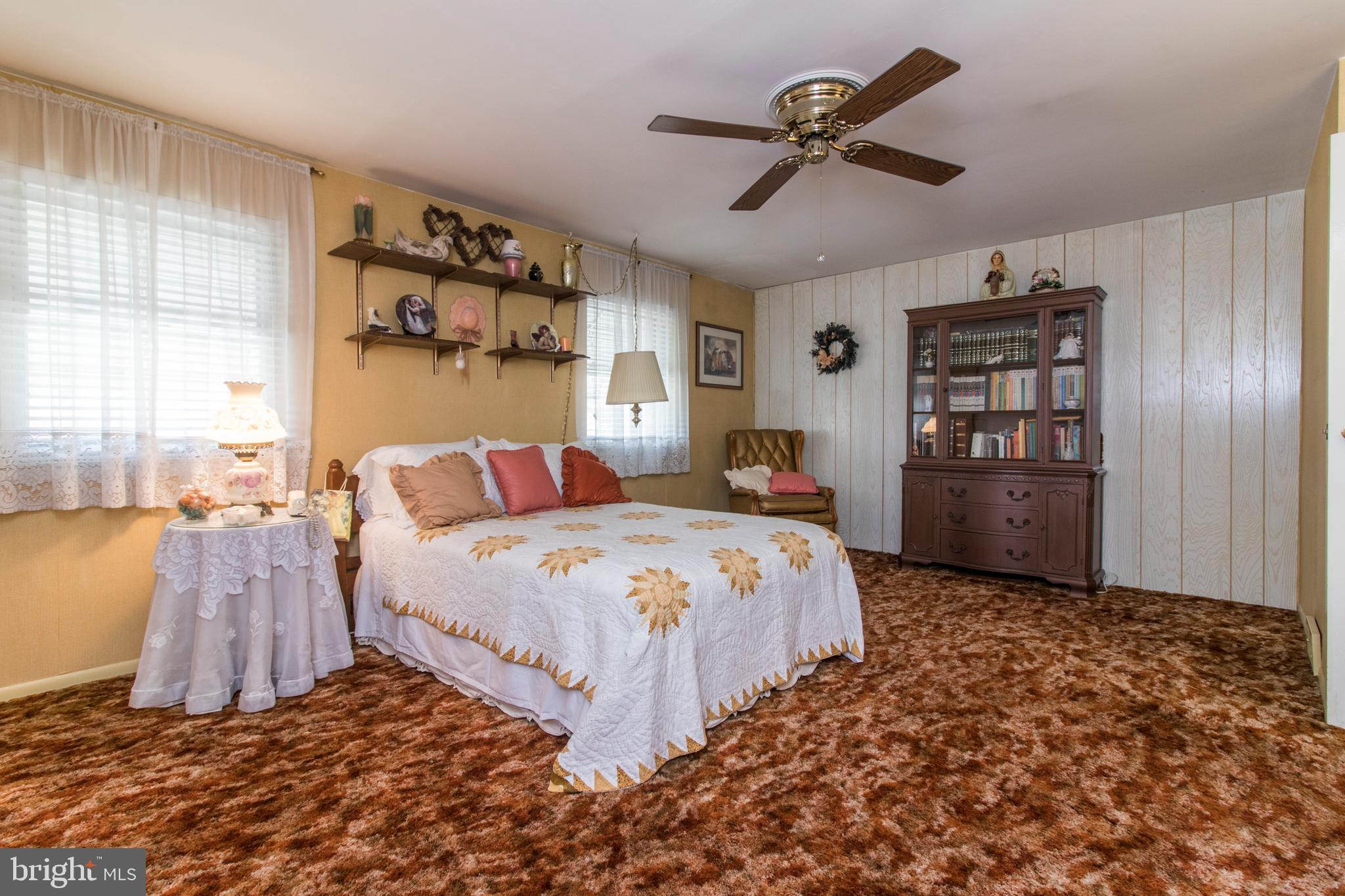 12413 Sweet Briar Road Philadelphia, PA 19154 - Photo 17 of 34 Extra Large Main Bedroom