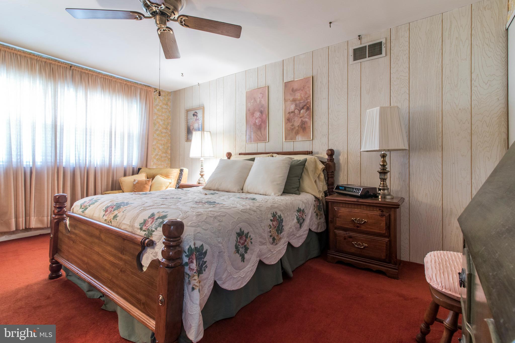 12413 Sweet Briar Road Philadelphia, PA 19154 - Photo 20 of 34 Roomy Second Bedroom