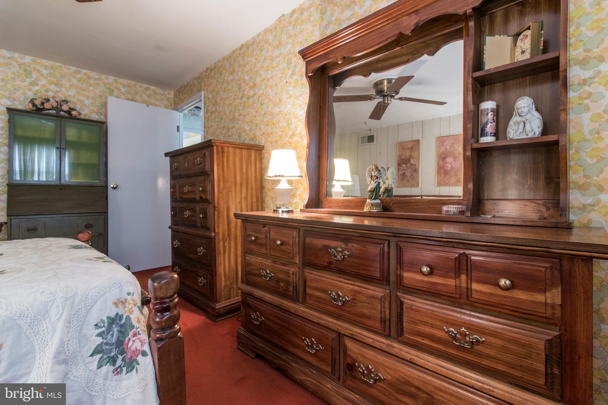 12413 Sweet Briar Road Philadelphia, PA 19154 - Photo 21 of 34 Ceiling Fan