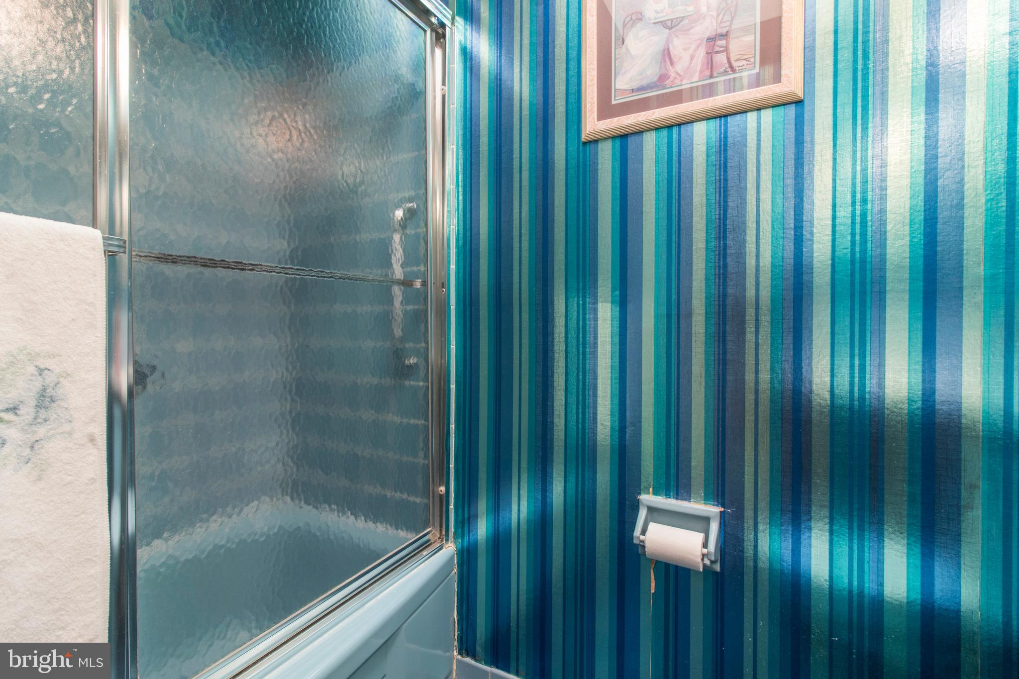 12413 Sweet Briar Road Philadelphia, PA 19154 - Photo 25 of 34 Sunlit Bath