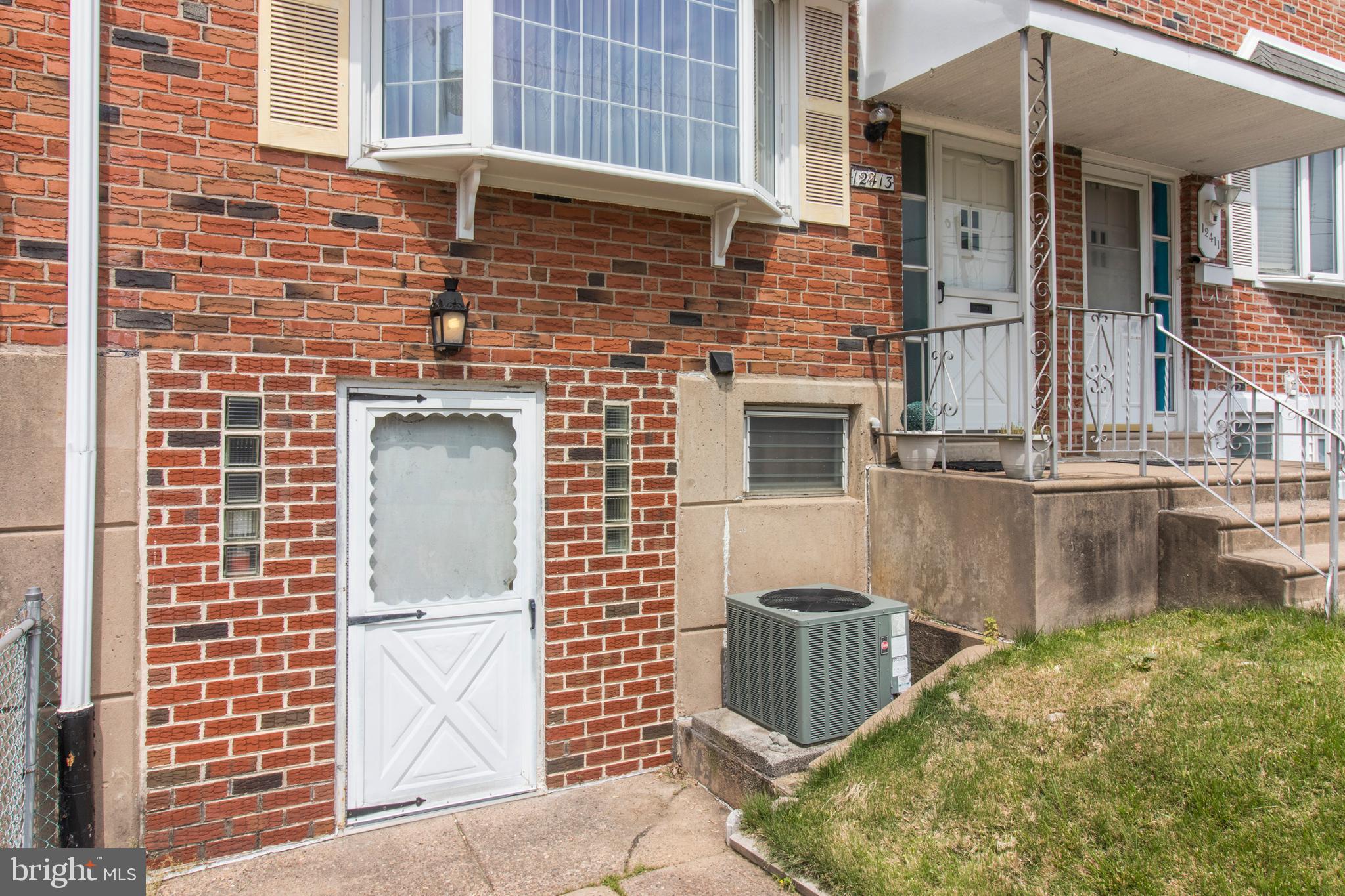12413 Sweet Briar Road Philadelphia, PA 19154 - Photo 4 of 34 Extra Space