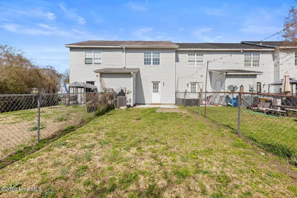 $1,300 | 1080 West Pueblo Drive, Jacksonville, NC 28546