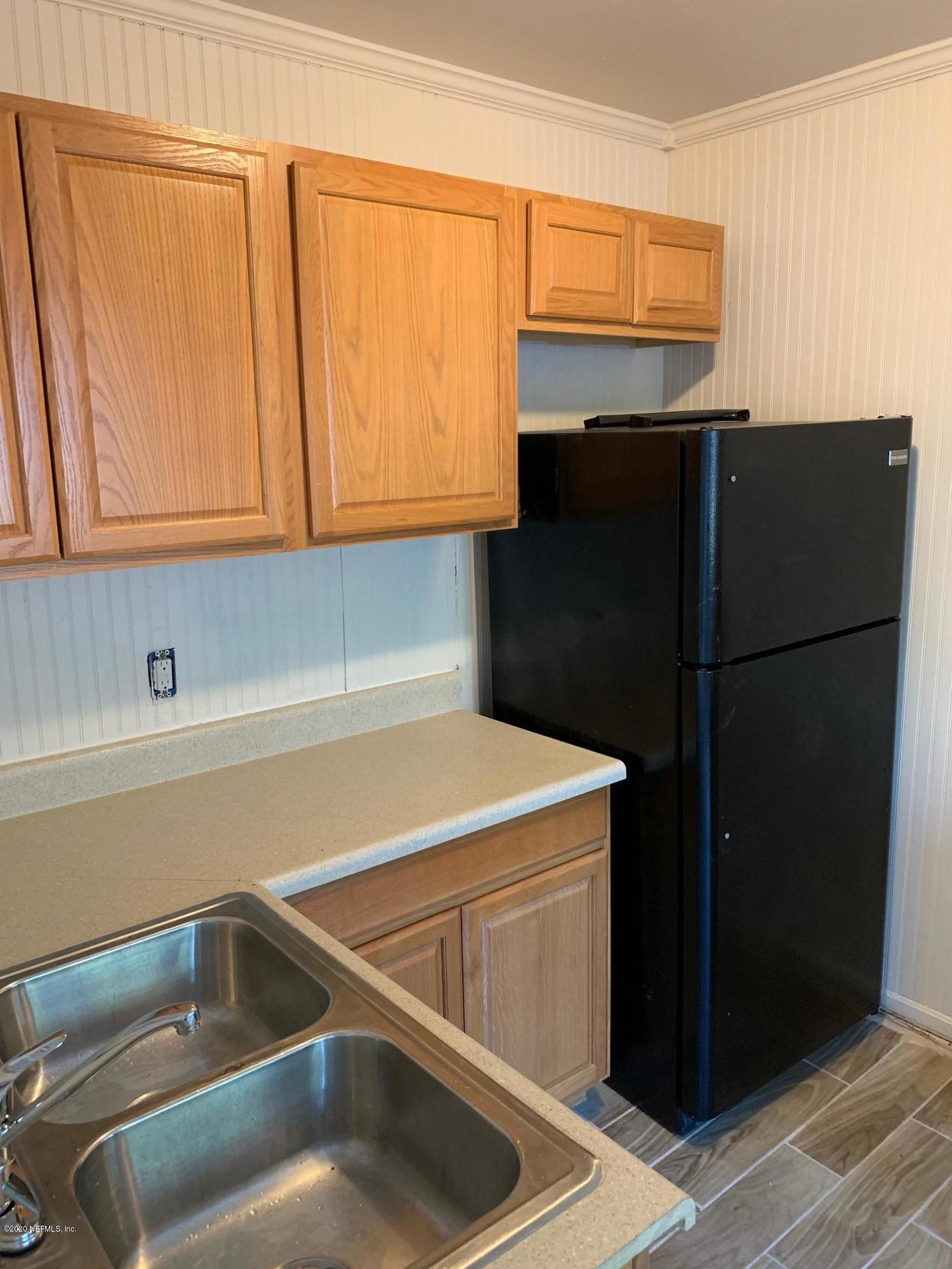 2114 Spring Park Road Jacksonville, FL 32207 - Photo 6 of 16 2114 kitchen