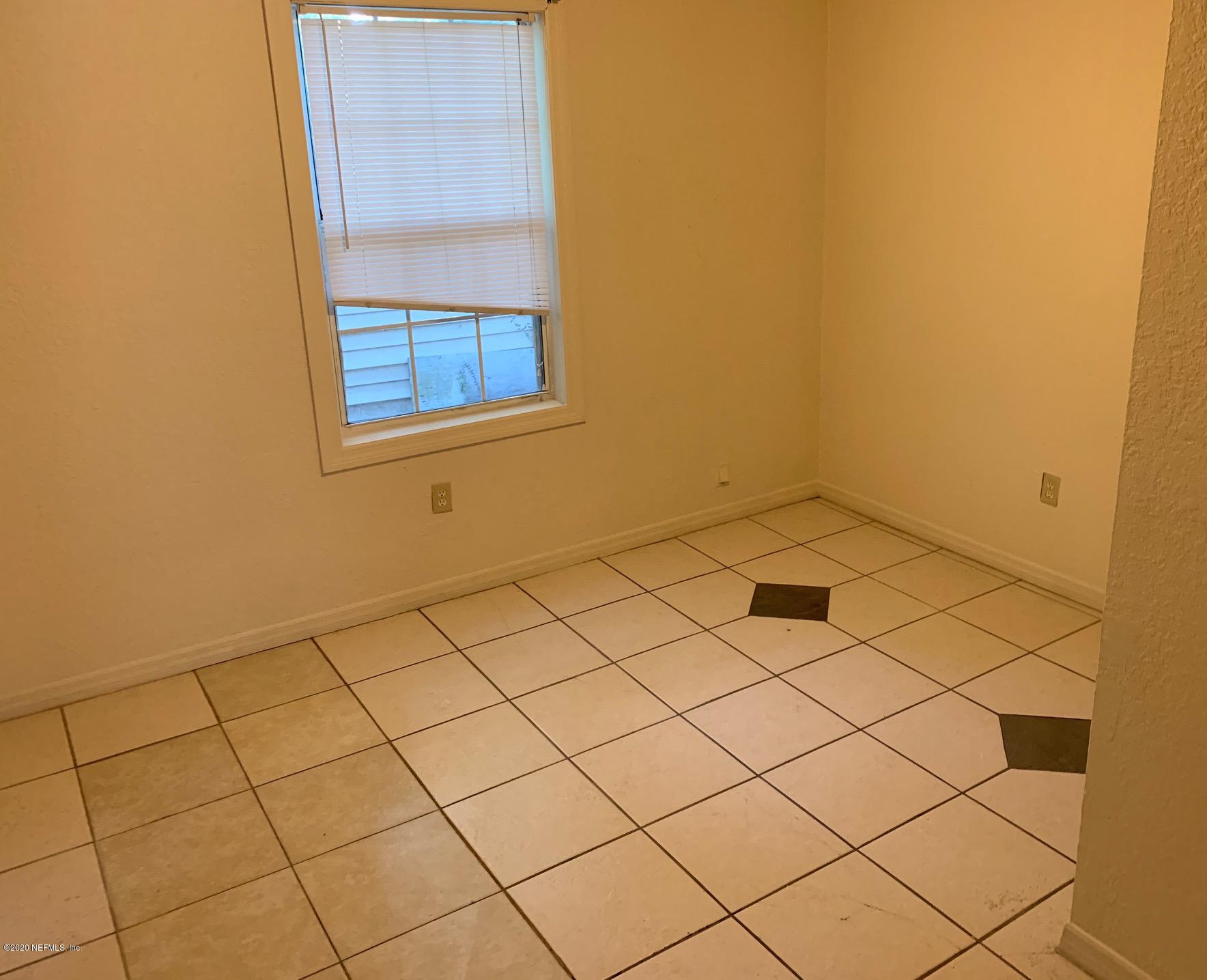 2114 Spring Park Road Jacksonville, FL 32207 - Photo 10 of 16 Master Bedroom