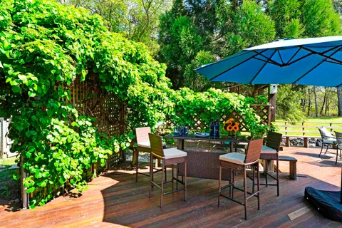 $2,150,000 | 17 Oakdale Drive, Edgartown, MA 02539