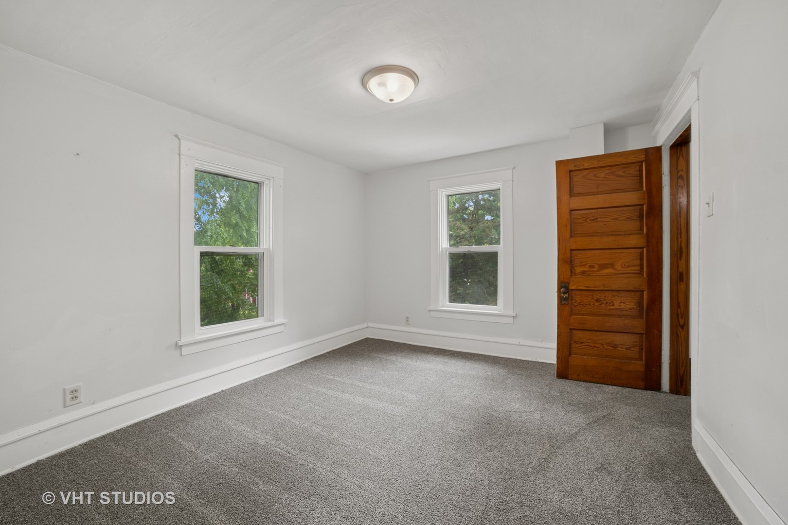 2S234 Harter Road Elburn, IL 60119 - Photo 15 of 24 an empty room with windows and closet
