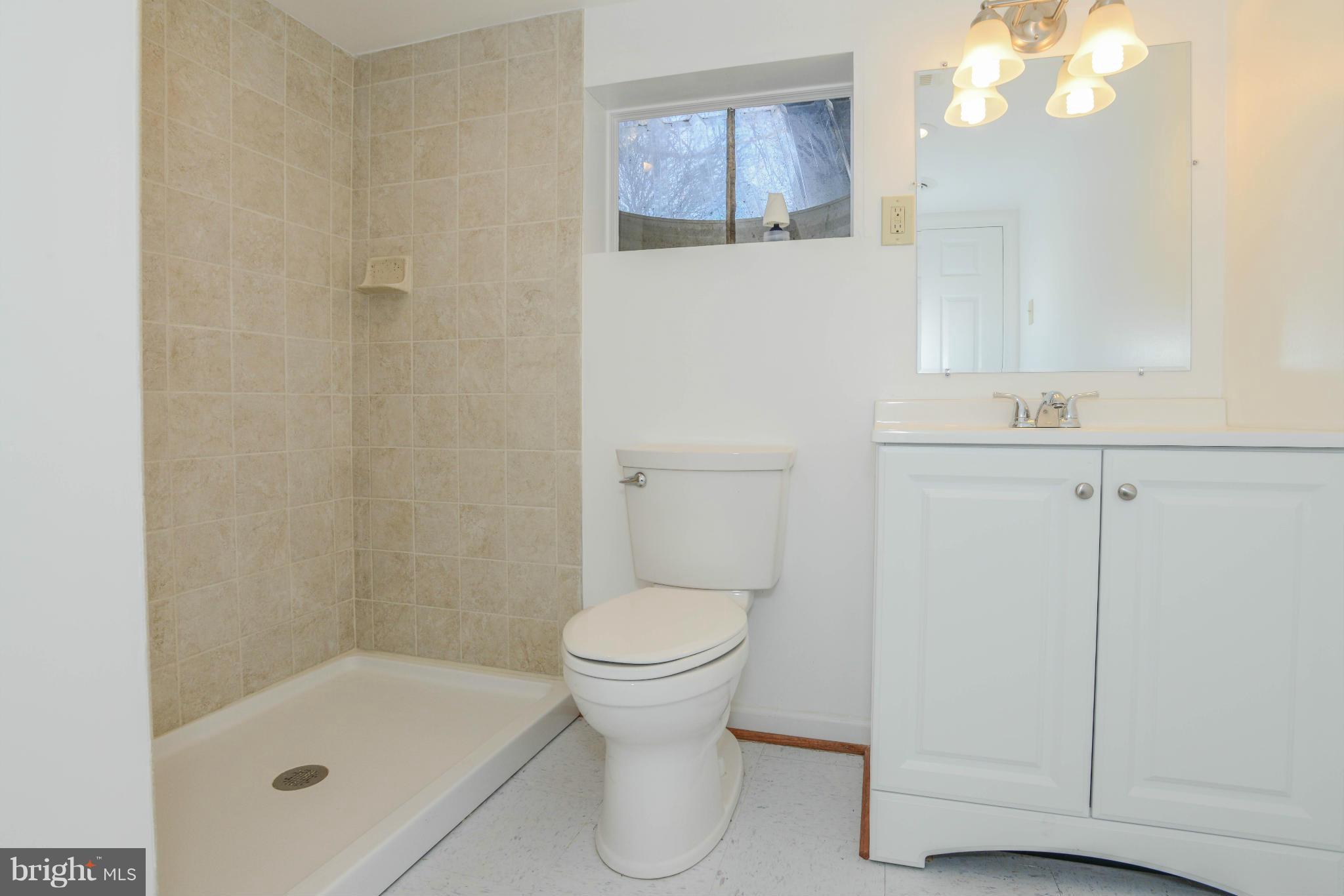 7935 Fingerboard Road Frederick, MD 21704 - Photo 17 of 30 Bath