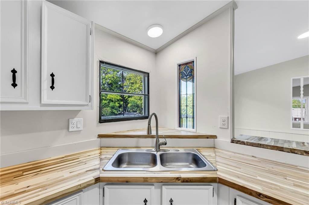 8548 Reynolda Road Pfafftown, NC 27040 - Photo 10 of 31 Gallery Image 10