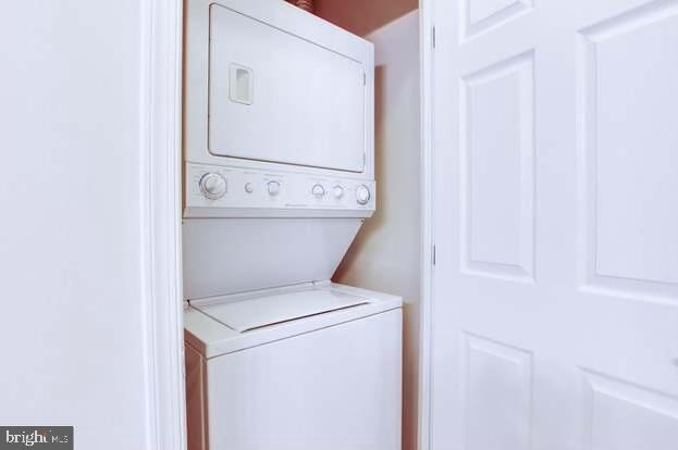2726 Gallows Road, Unit 110 Vienna, VA 22180 - Photo 18 of 46 a view of washer and dryer
