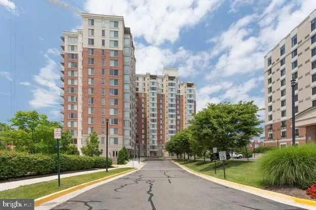 a view of a multi story building