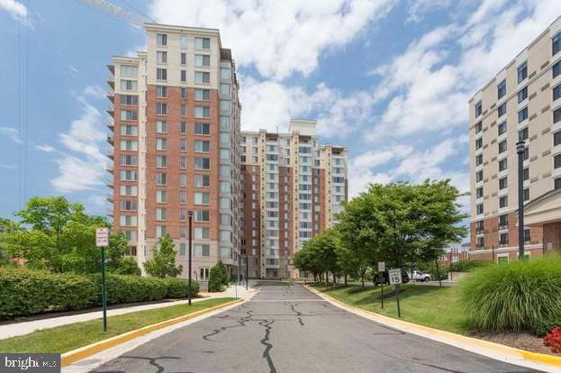 2726 Gallows Road, Unit 110 Vienna, VA 22180 - Photo 24 of 46 a view of a multi story building