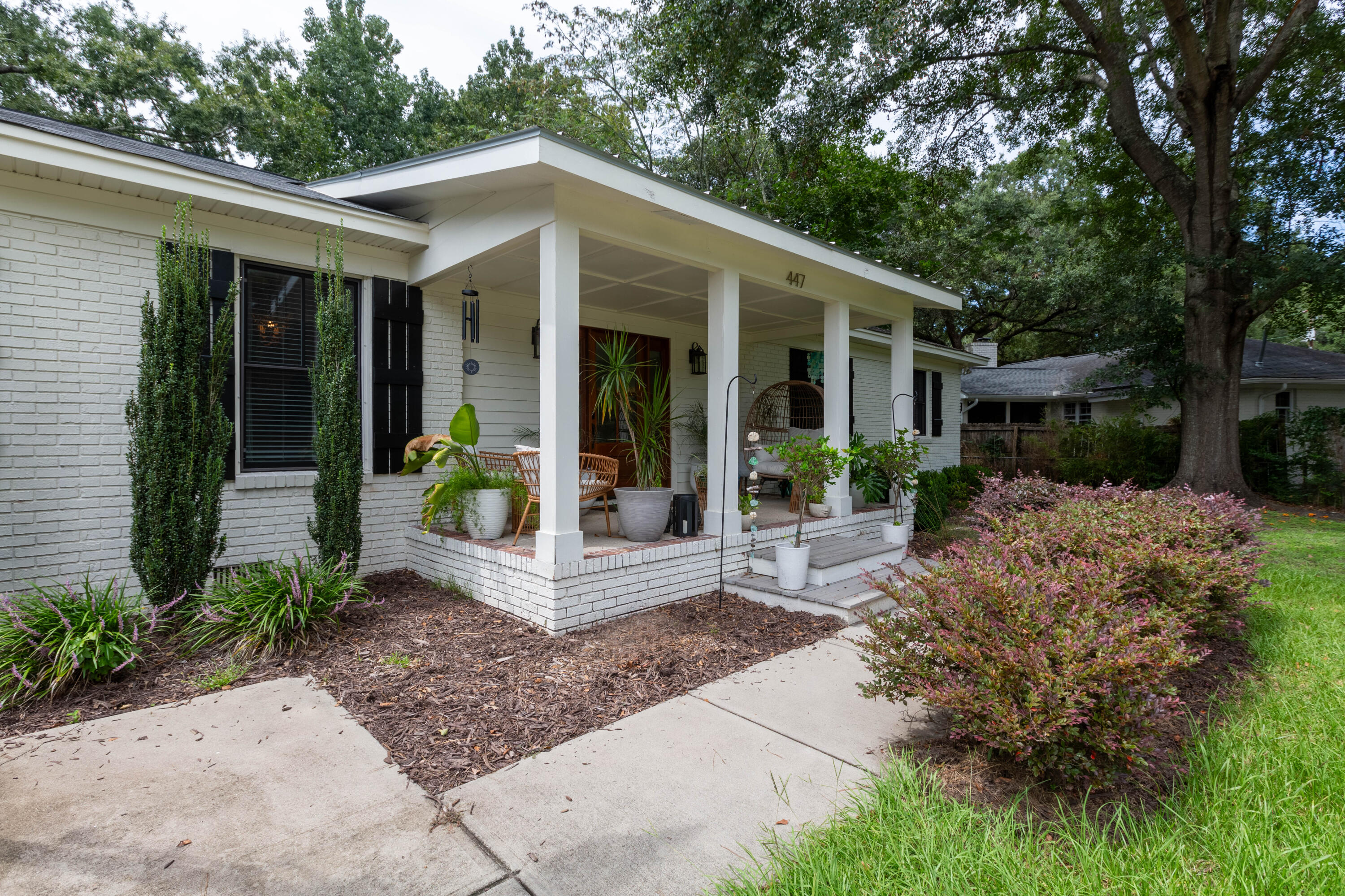 447 Geddes Avenue Charleston, SC 29407 - Photo 2 of 34 447 Geddes Ave_Brett Martin Photography-