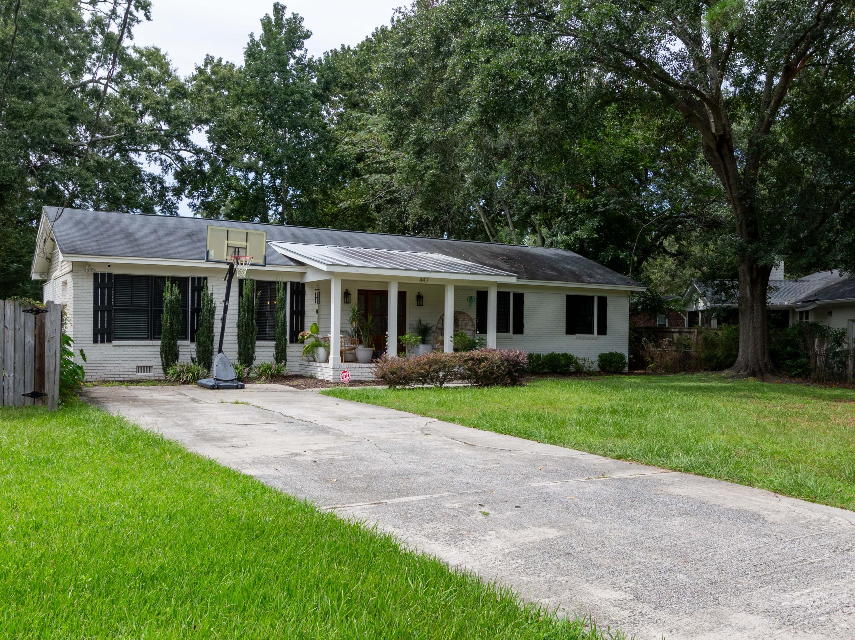 447 Geddes Avenue Charleston, SC 29407 - Photo 29 of 34 447 Geddes Ave_Brett Martin Photography-