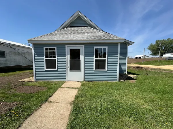 $173,000 | 442 Ferry Road, Miles, IA 52064