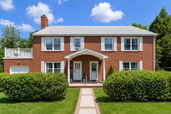 $7,000 | 121 Manhasset Avenue, Manhasset, NY 11030