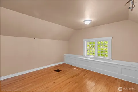 $945,000 | 2010 Northeast 54th Street, Seattle, WA 98105