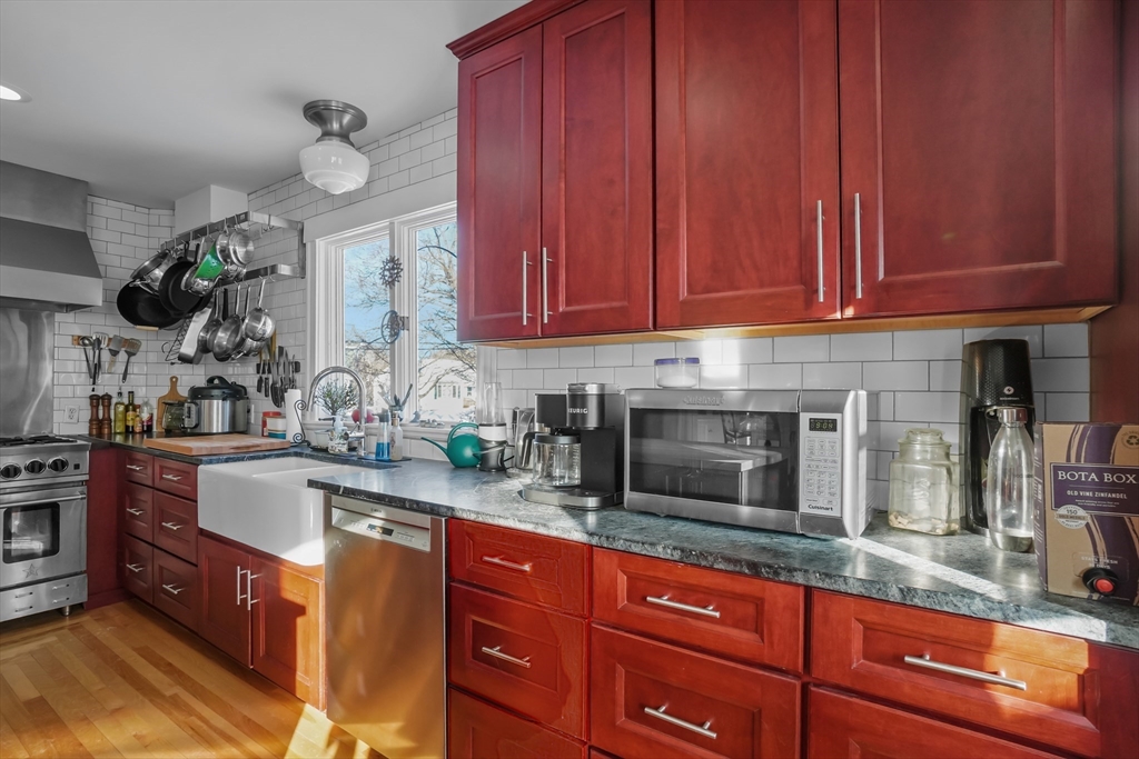 149 Market Street Amesbury, MA 01913 - Photo 7 of 42