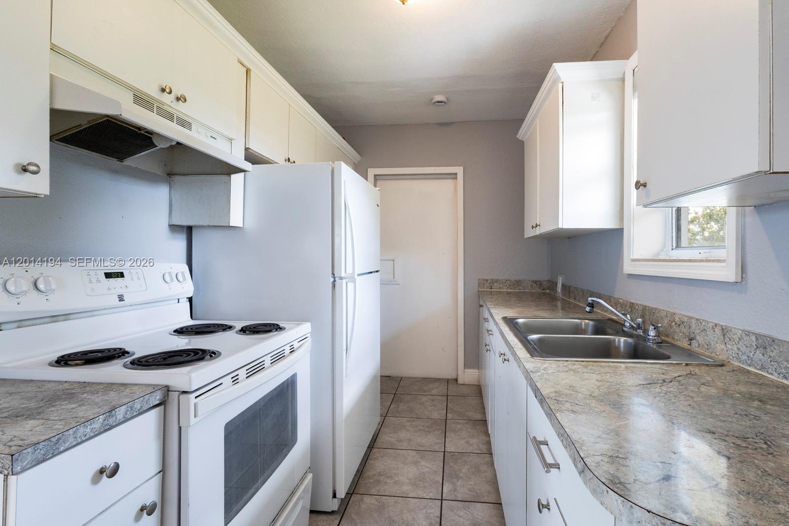 22345 Southwest 118th Court Miami, FL 33170 - Photo 7 of 15