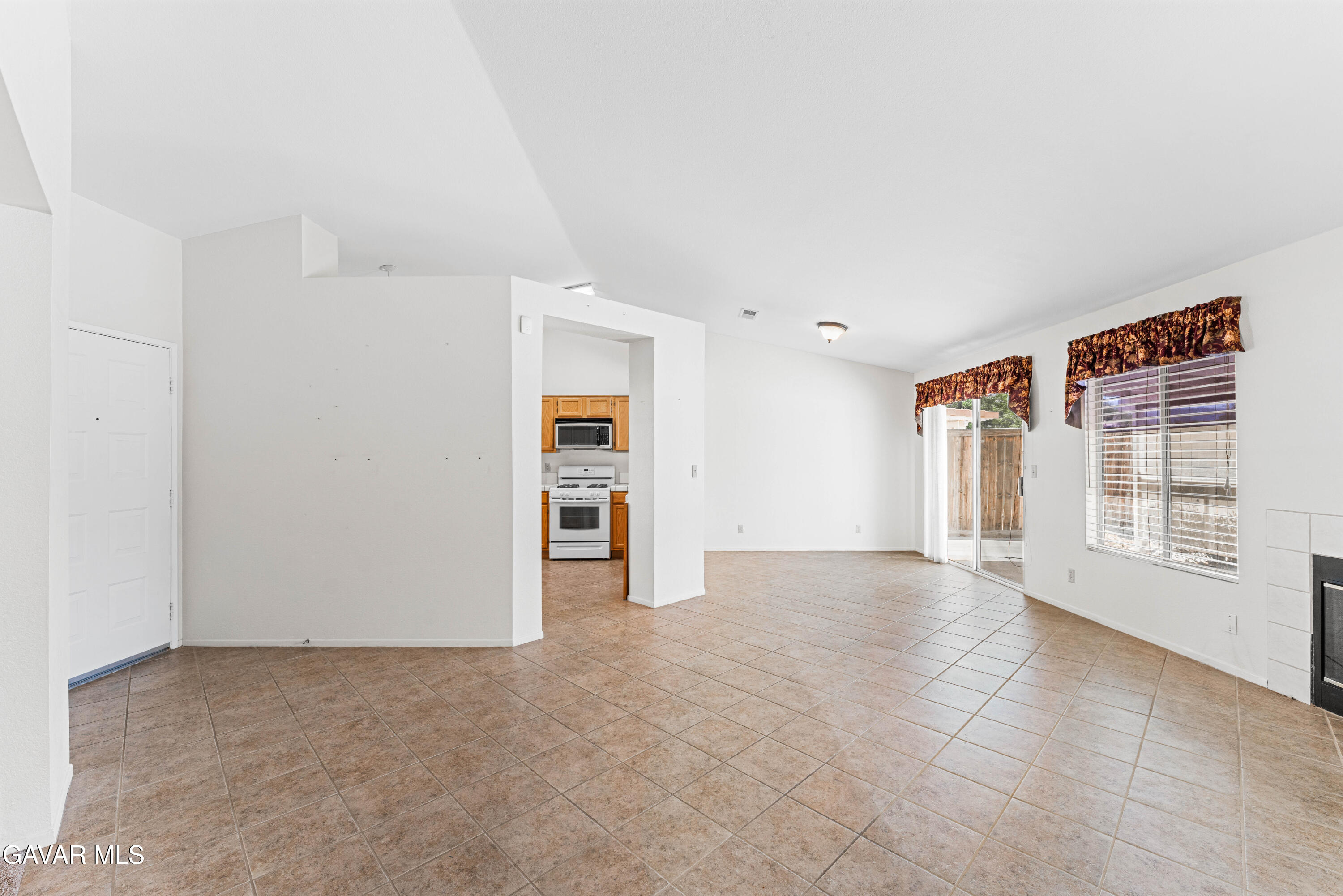 44327 Harbor Street Lancaster, CA 93536 - Photo 6 of 51 Harbor-6