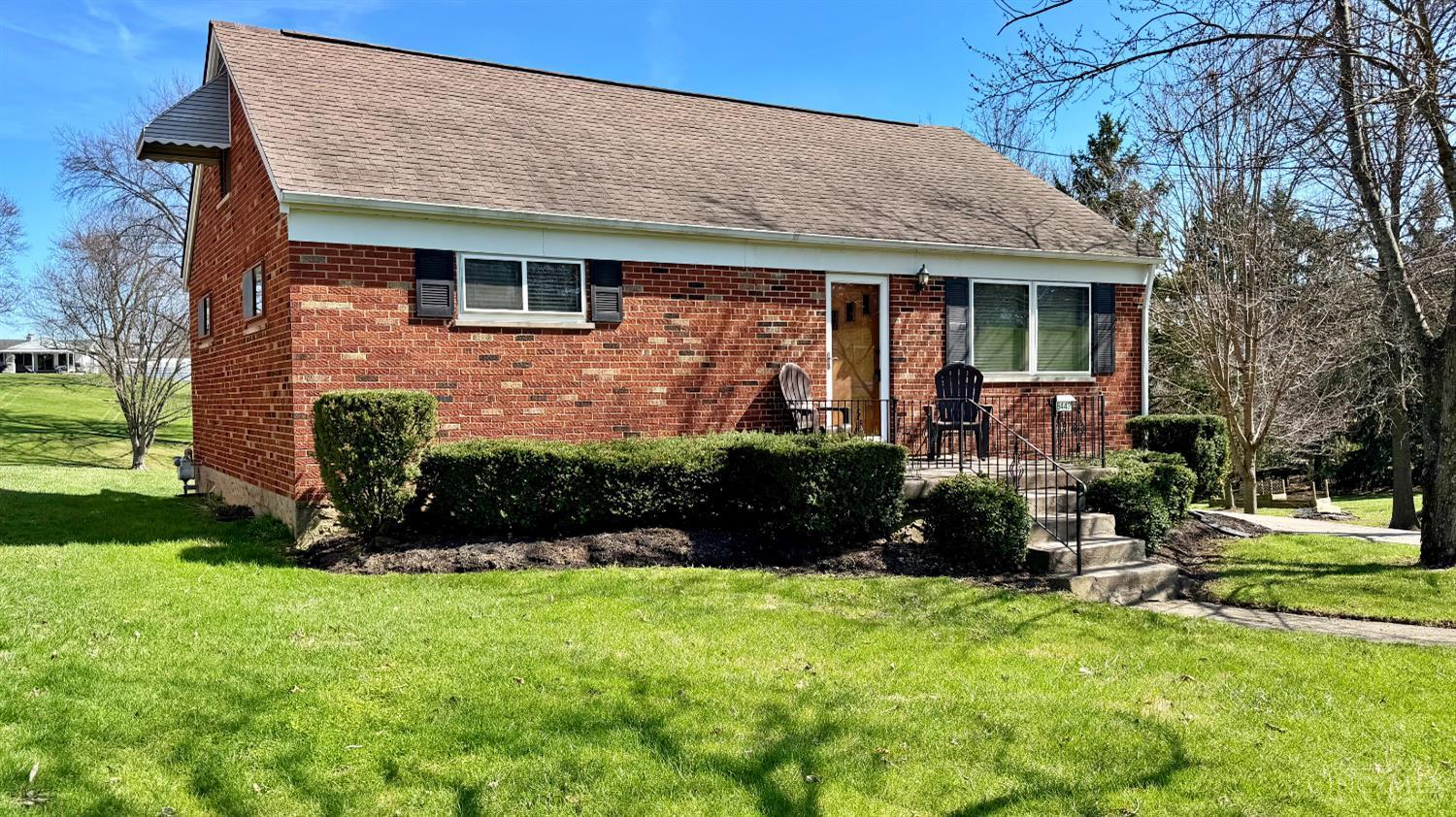 8442 Wuest Road Cincinnati, OH 45247 - Photo 4 of 29