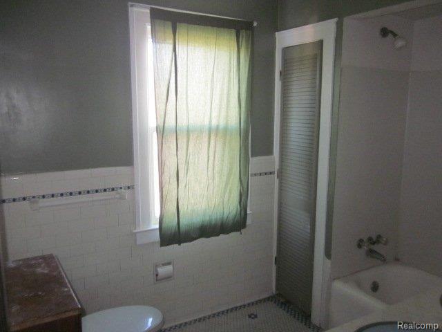 4714 Audubon Road Detroit, MI 48224 - Photo 9 of 17 IMG_2895.JPG