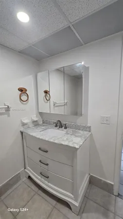 $240,000 | 10090 Northwest 80th Court, Unit 1406, Hialeah Gardens, FL 33016