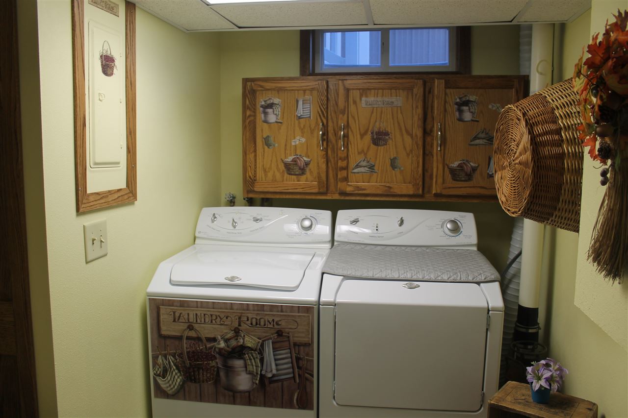 520 Devoe Street South Lone Tree, IA 52755 - Photo 15 of 25 Gallery Image 15