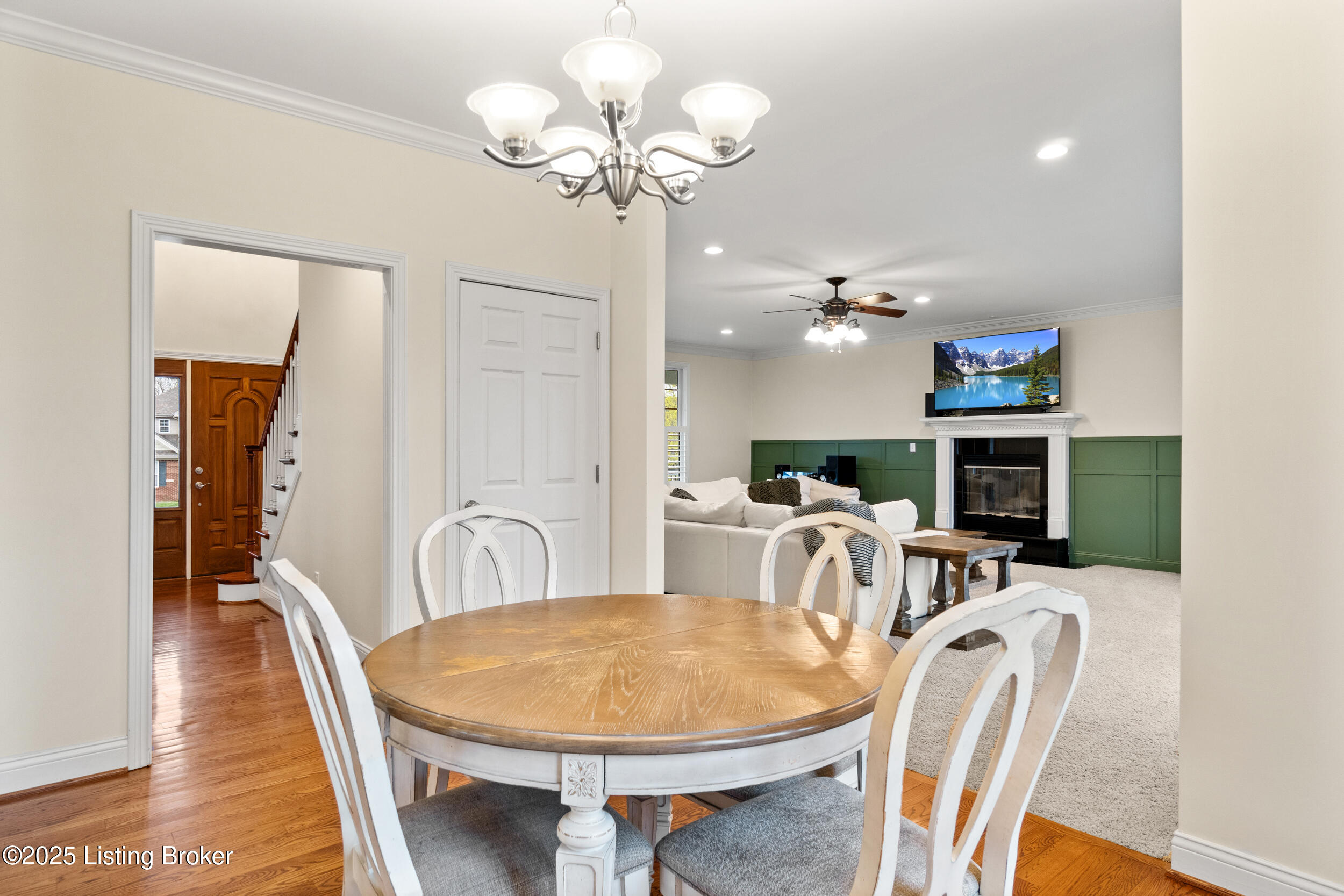 6601 Hypoint Ridge Road Crestwood, KY 40014 - Photo 10 of 65 Breakfast room to living