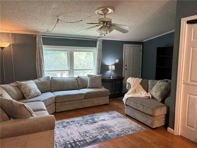 $320,000 | 28846 251st Street, Easton, KS 66020