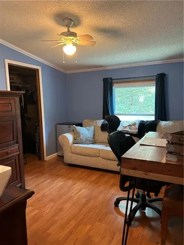 $320,000 | 28846 251st Street, Easton, KS 66020