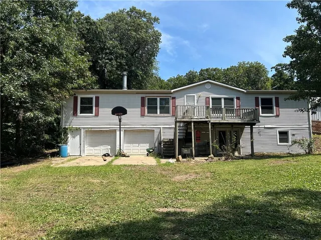 $320,000 | 28846 251st Street, Easton, KS 66020