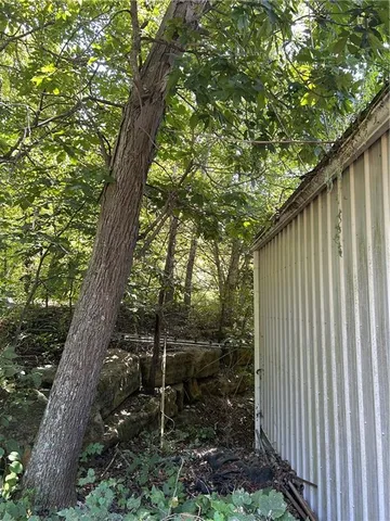 $320,000 | 28846 251st Street, Easton, KS 66020