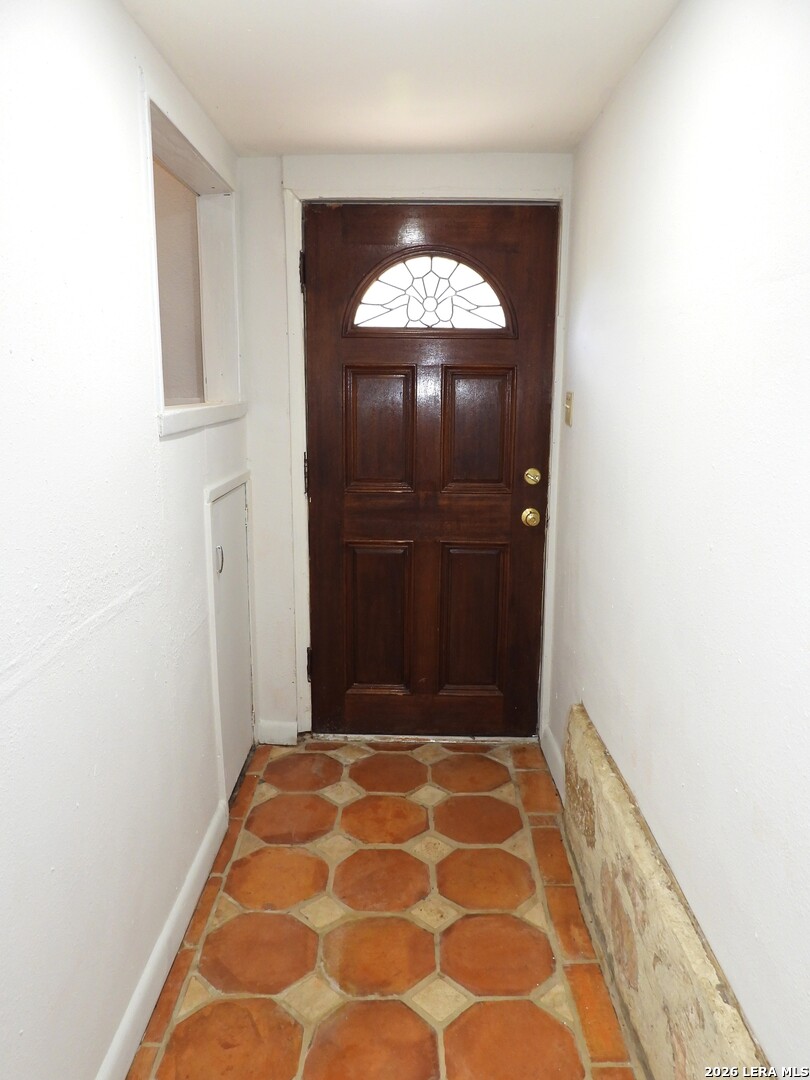 484 Ave R Lakehills, TX 78063 - Photo 11 of 77 Gallery Image 11