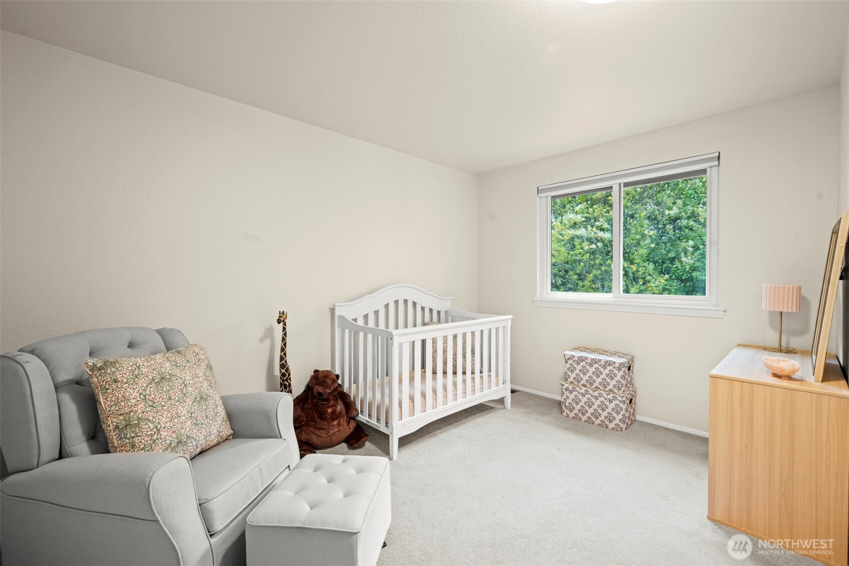 5615 114th Street Southwest Mukilteo, WA 98275 - Photo 28 of 38 a living room with furniture and a window