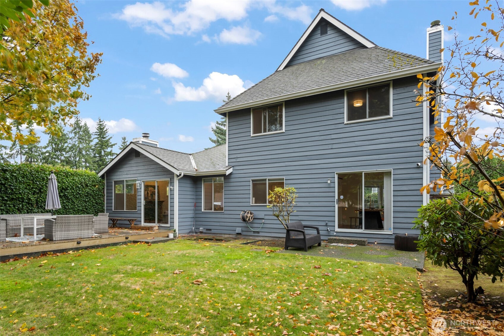 5615 114th Street Southwest Mukilteo, WA 98275 - Photo 37 of 38 a front view of a house with a yard