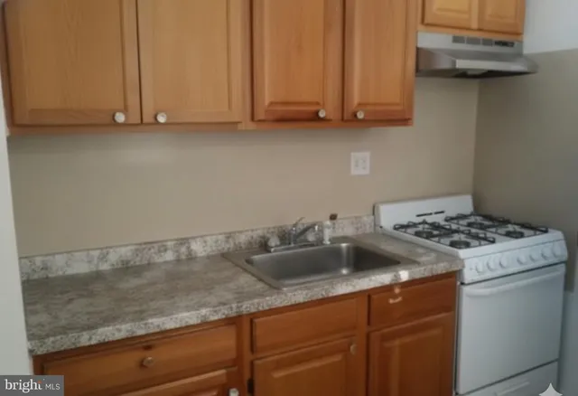 $875 | 420 West Ruscomb Street, Philadelphia, PA 19120