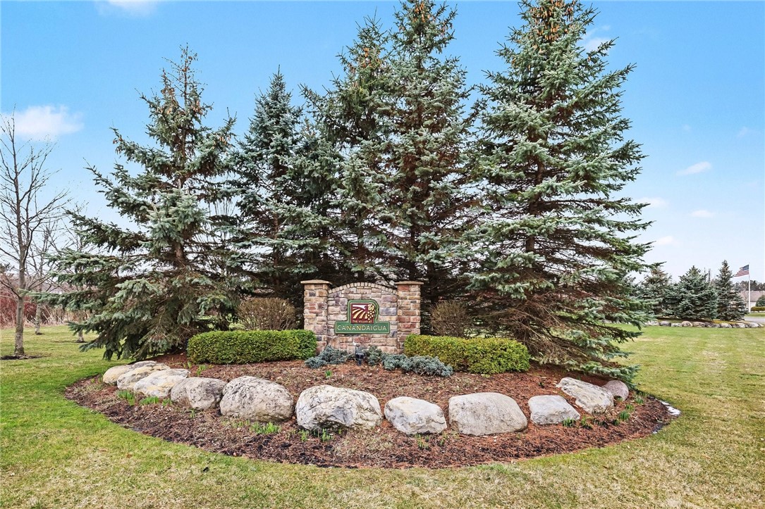 3251 Abbey Road Canandaigua Town, NY 14424 - Photo 2 of 47