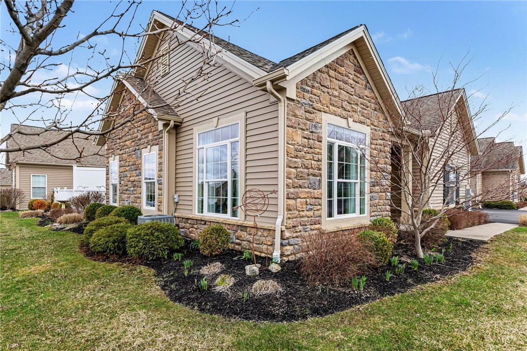 3251 Abbey Road Canandaigua Town, NY 14424 - Photo 4 of 47