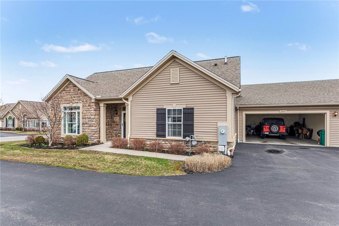 3251 Abbey Road Canandaigua Town, NY 14424 - Photo 5 of 47